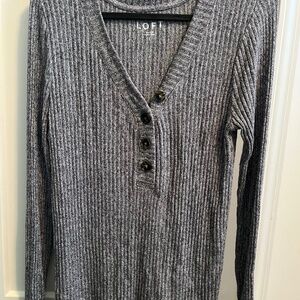 Loft vneck top, NWOT